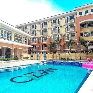 Huge @ Arezzo Place Philippines